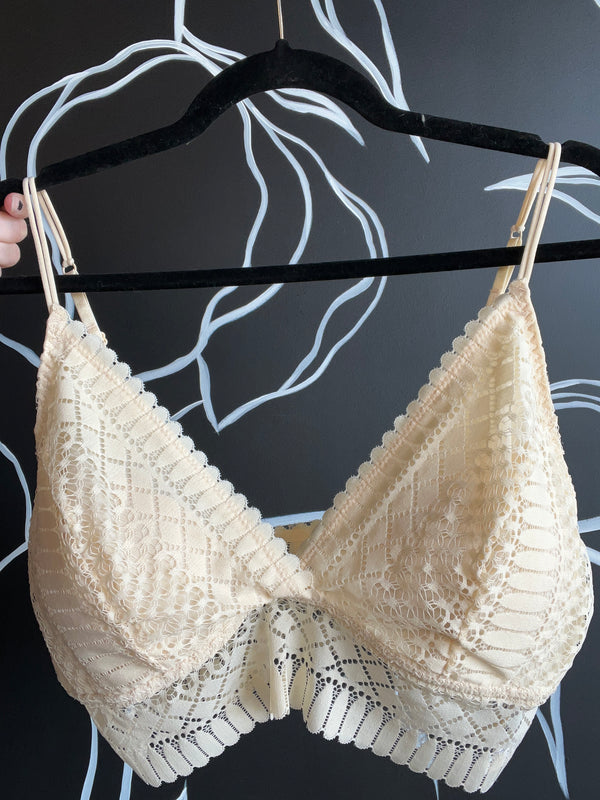 CREAM PADDED LACE BRALETTE